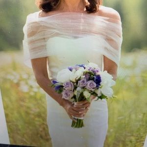 Ivory tulle wedding shawl with hand sewn satin buttons. NWOT